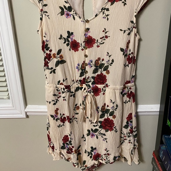 AE Romper - Picture 2 of 4